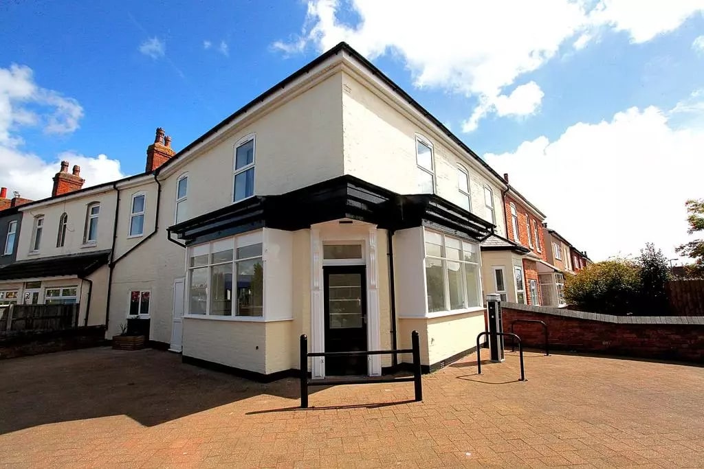 5 Bury Rd, Southport for lease Primary Photo- Image 1 of 4