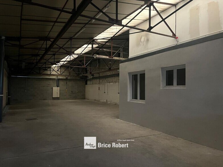 Flex in Beauvallon for lease - Interior Photo - Image 2 of 6