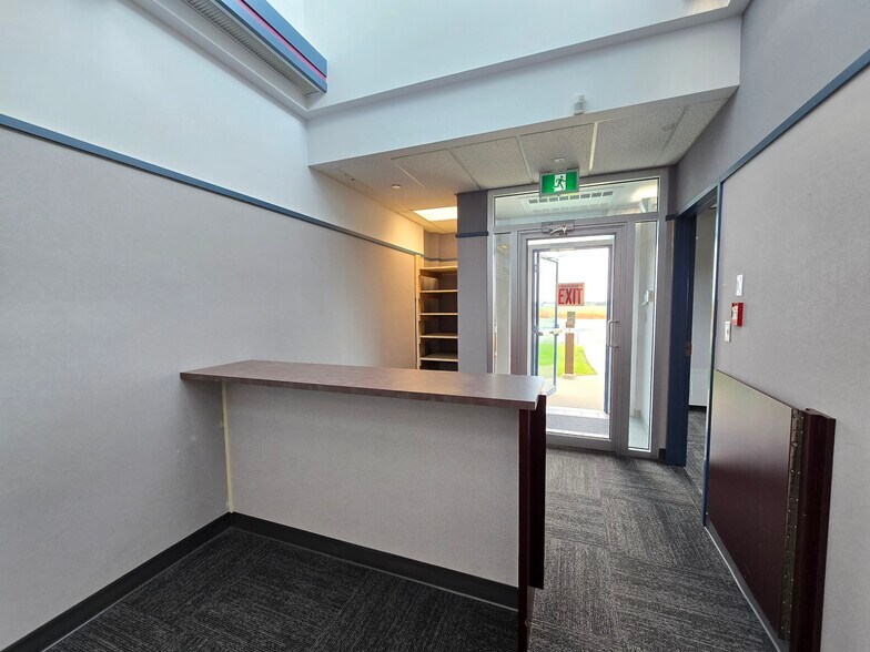 4512 46 St, Olds, AB à louer - Photo du bâtiment - Image 3 de 8