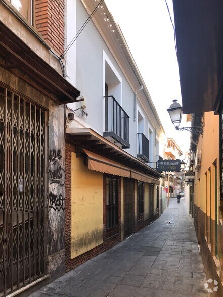 Calle Bardales, 9, Guadalajara, Guadalajara à louer - Photo du bâtiment - Image 1 de 2