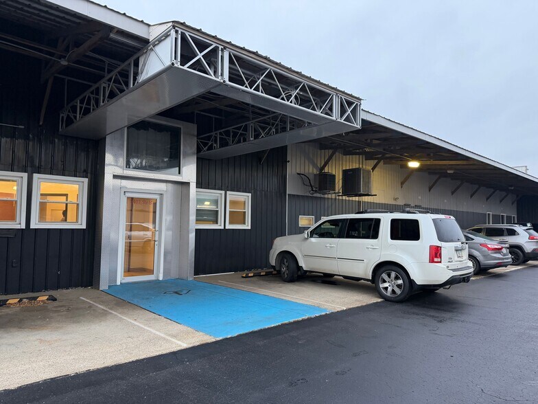 8403 E Us-36 Hbr, Avon, IN for lease - Primary Photo - Image 1 of 4