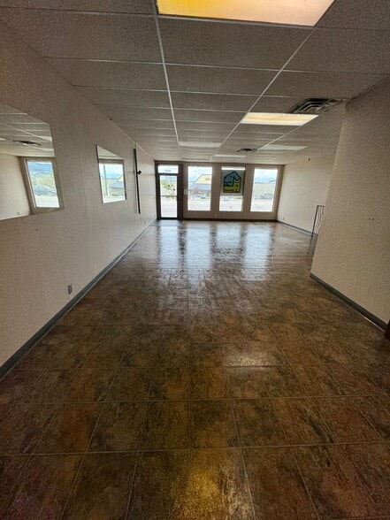 2808 48 Av, Vernon, BC for lease - Building Photo - Image 3 of 17