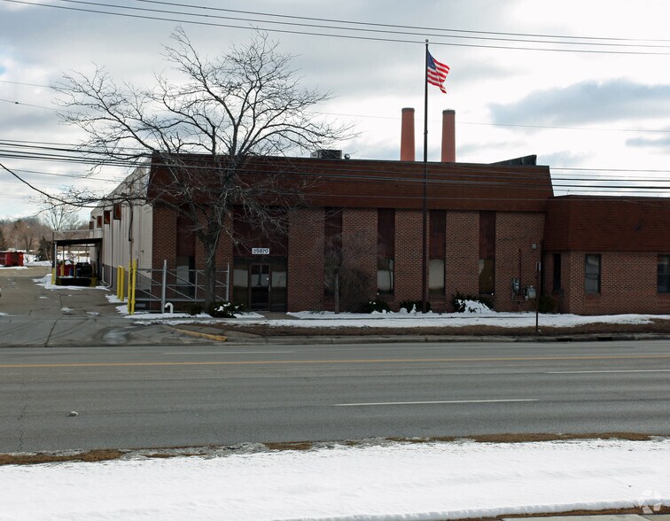 29870 John R Rd, Madison Heights, MI à louer - Photo du bâtiment - Image 1 de 3