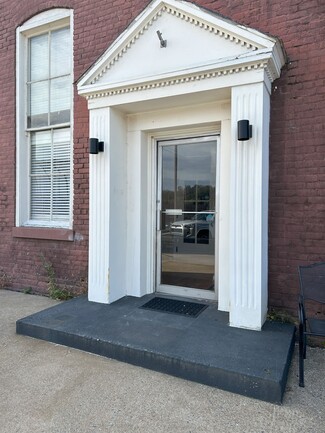 Plus de détails pour 922 Main St, Lynchburg, VA - Vente au détail à louer