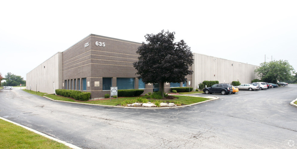 635 Oakwood Dr, Lake Zurich, IL for lease - Building Photo - Image 1 of 3