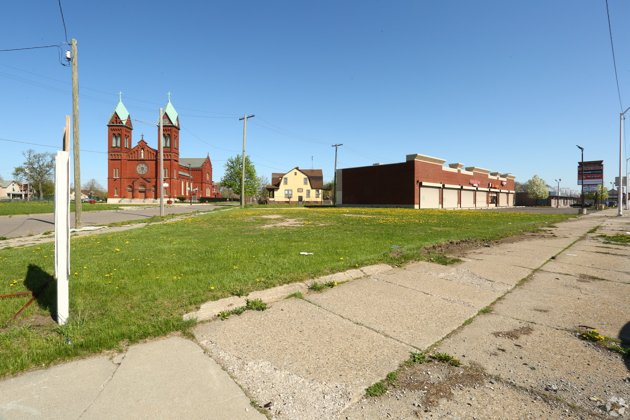 7401-7425 Gratiot St, Detroit, MI à vendre Photo principale- Image 1 de 1