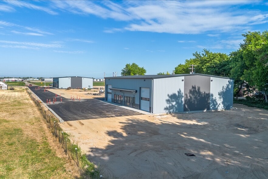 80 N Happy Valley Rd, Nampa, ID for sale - Building Photo - Image 2 of 17
