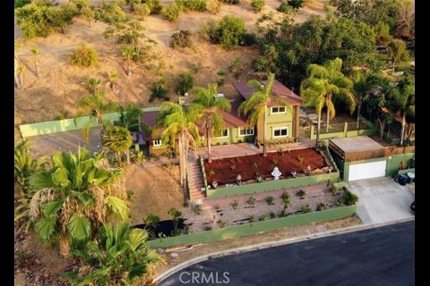 470 E Crescent Ave, Redlands, CA à vendre Aérien- Image 1 de 38