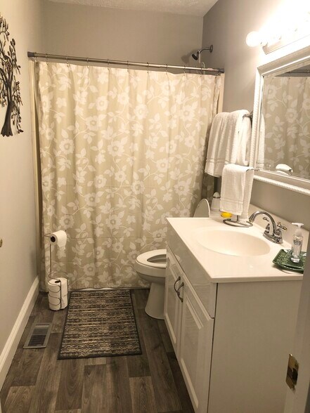 6429 Kari Dr, Murfreesboro, TN à vendre - Photo du bâtiment - Image 3 de 19