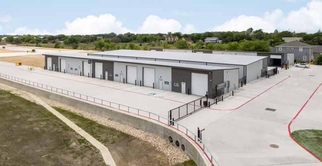 Plus de détails pour 3300 Dacy Ln, Kyle, TX - Industriel à vendre