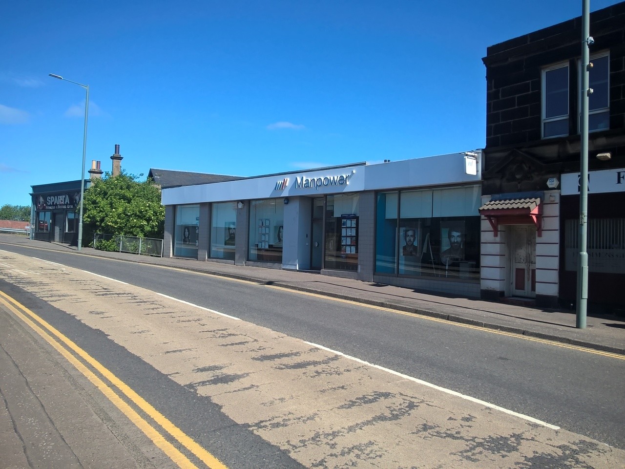 24 Station Rd, Grangemouth for lease Primary Photo- Image 1 of 3