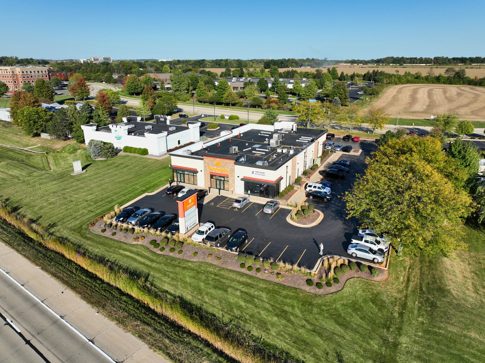 2696 Mcfarland Rd, Rockford, IL for lease Primary Photo- Image 1 of 8