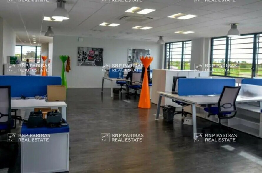 Local d'activités dans Bondoufle à vendre - Photo du bâtiment - Image 3 de 5