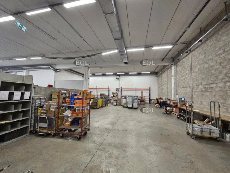 Flex in Ivry-sur-Seine for lease - Building Photo - Image 2 of 15