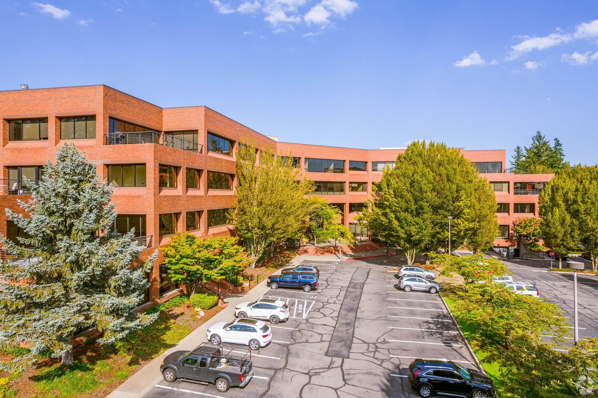 5335 Meadows Rd, Lake Oswego, OR for lease Building Photo- Image 1 of 9