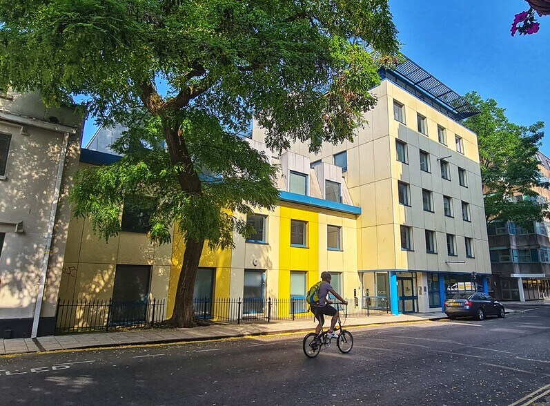 30 Queen Charlotte St, Bristol à vendre - Photo du bâtiment - Image 2 de 10