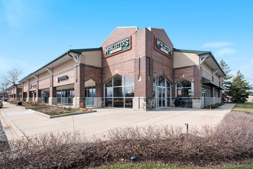 2241 Willow Rd, Glenview, IL for sale - Building Photo - Image 3 of 15