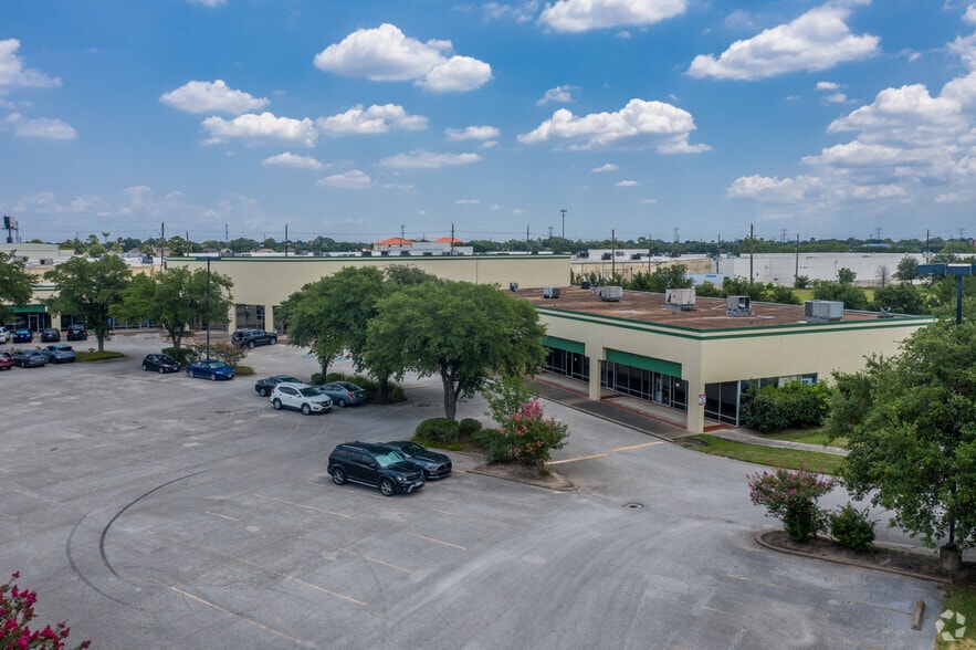 11037 W FM-1960, Houston, TX for lease - Primary Photo - Image 3 of 14