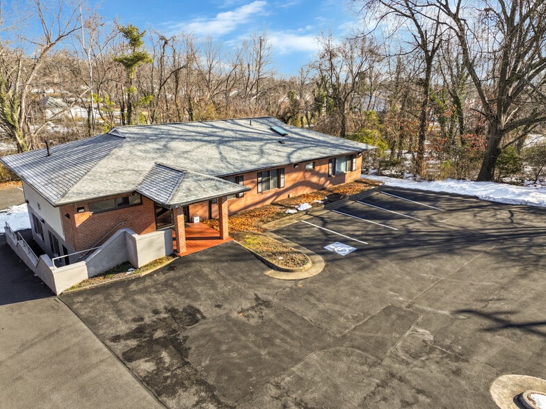 1502 Featherstone Rd, Woodbridge, VA for sale - Building Photo - Image 2 of 36