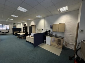 Dean Rd, Yate for lease Interior Photo- Image 1 of 3