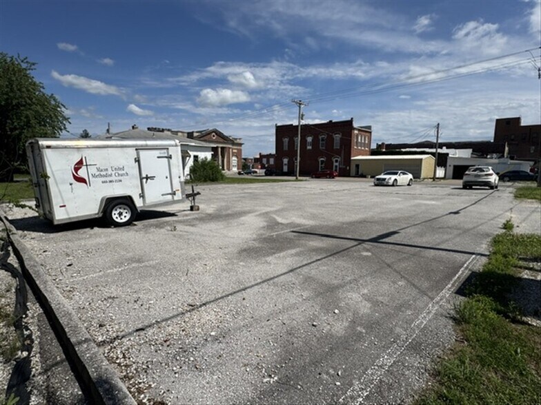 Prairie St, Macon, MO à vendre - Photo du bâtiment - Image 2 de 5
