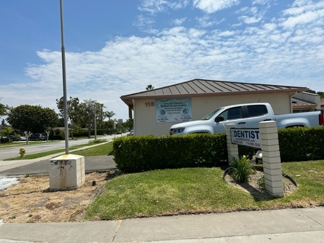 118 N State College Blvd, Fullerton, CA à louer - Photo du bâtiment - Image 2 de 29