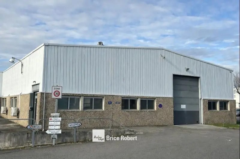 Office in Miribel for lease Building Photo- Image 1 of 8