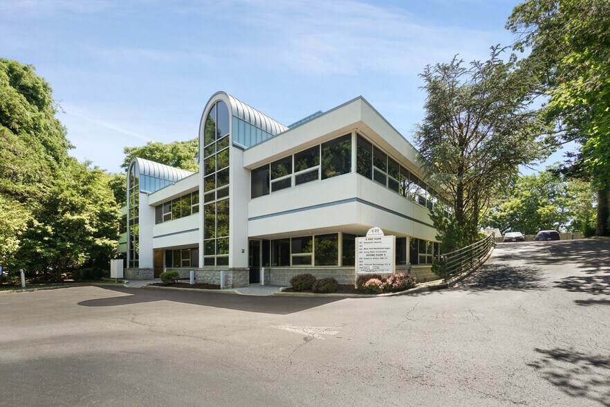 449 N State Rd, Briarcliff Manor Village, NY à louer - Photo du bâtiment - Image 3 de 8