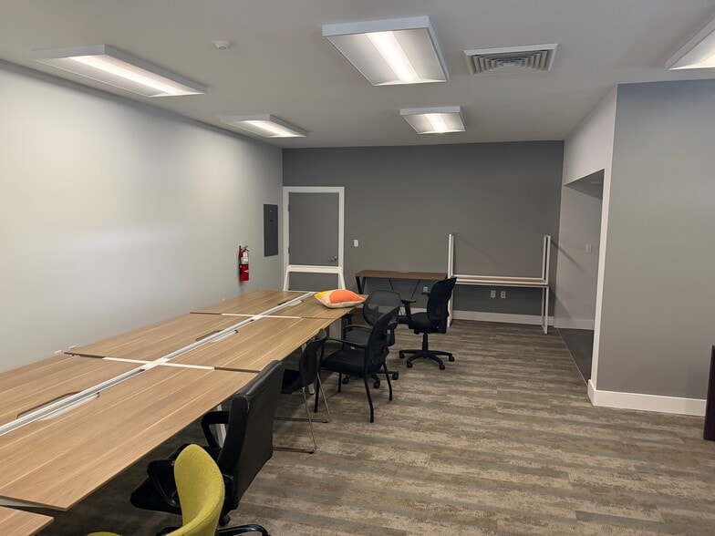 225 SW 7th Ter, Gainesville, FL for lease - Building Photo - Image 3 of 12