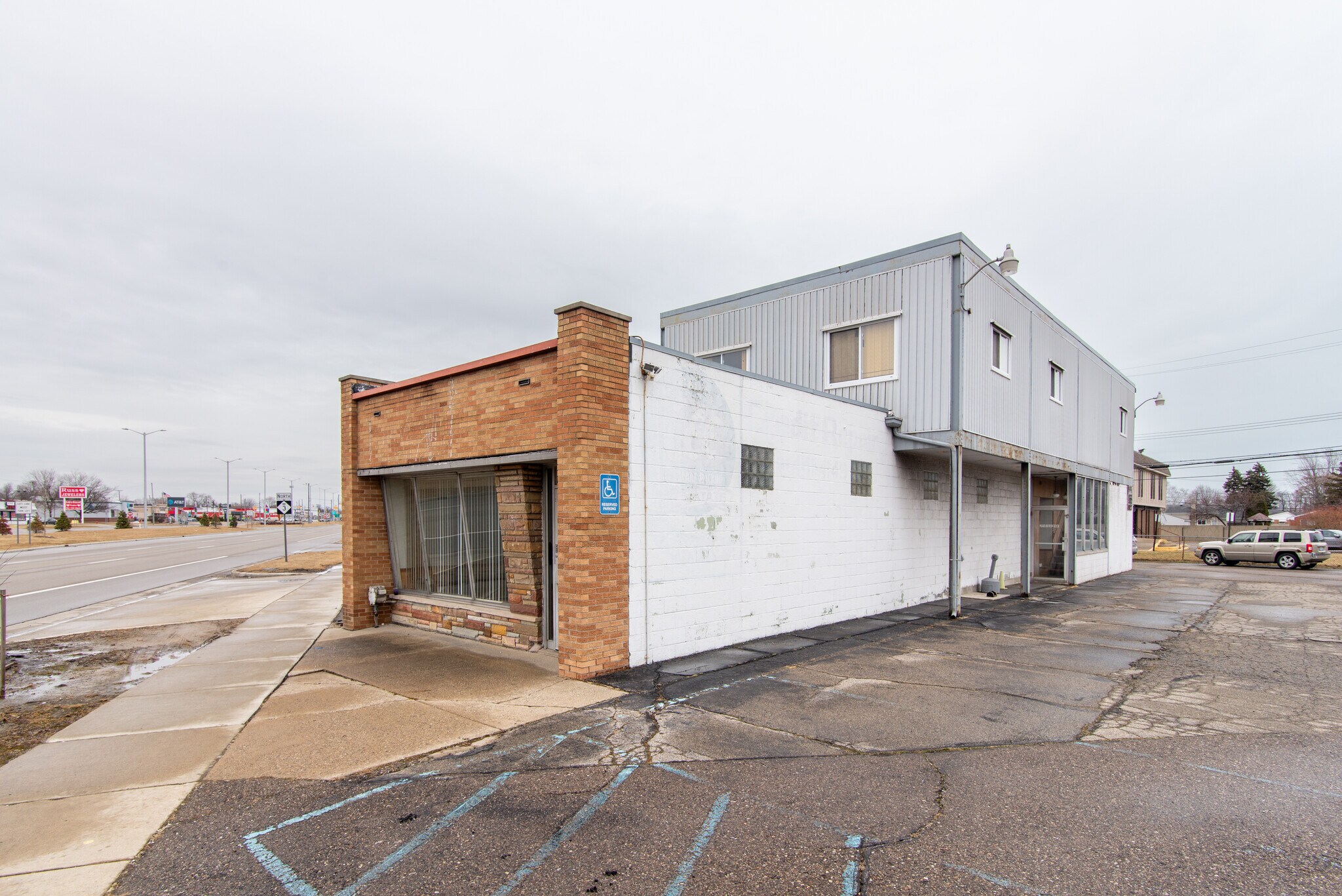 28640 Gratiot Ave, Roseville, MI à vendre Photo du bâtiment- Image 1 de 32