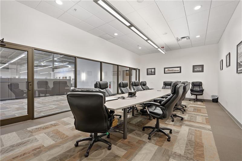 7025 Clairton Rd, West Mifflin, PA for lease - Interior Photo - Image 2 of 36