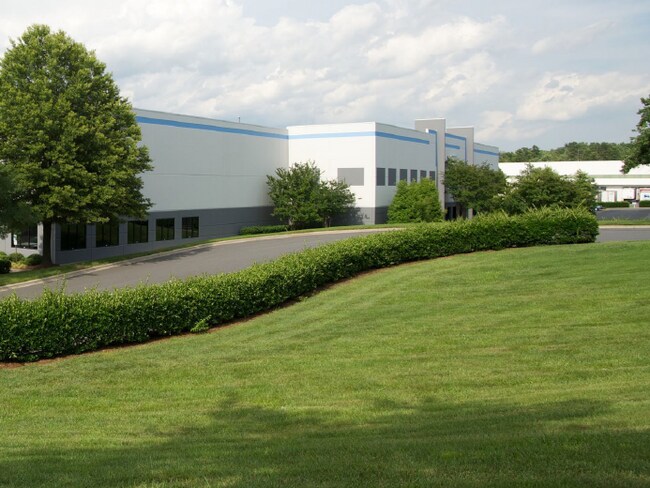 More details for 5901 Long Creek Park Dr, Charlotte, NC - Industrial for Lease