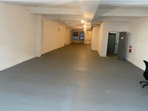 12 E 46th St, New York, NY à louer Photo intérieure- Image 1 de 2