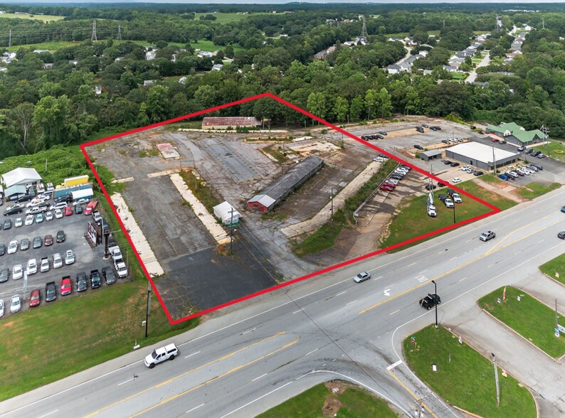 13450 E Wade Hampton Blvd, Greer, SC à louer - Photo du bâtiment - Image 1 de 1
