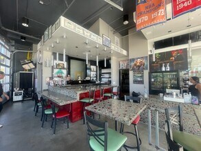 11955 W Washington Blvd, Los Angeles, CA à louer Photo du bâtiment- Image 2 de 17