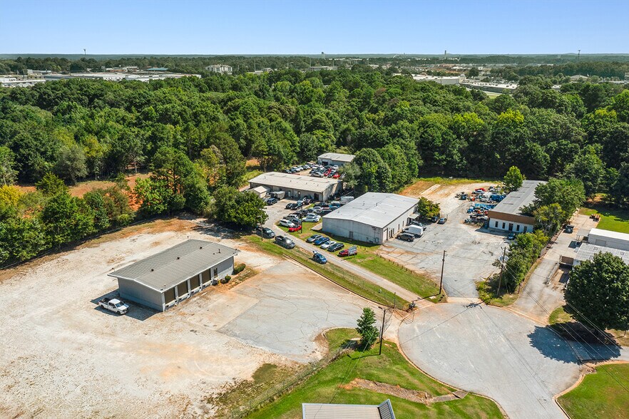 874 Davis Dr, Conyers, GA à vendre - Photo du bâtiment - Image 3 de 9