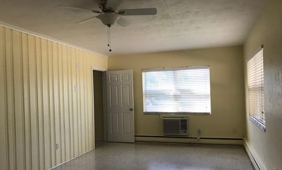 506 69th Ave, St Pete Beach, FL for sale - Interior Photo - Image 3 of 3