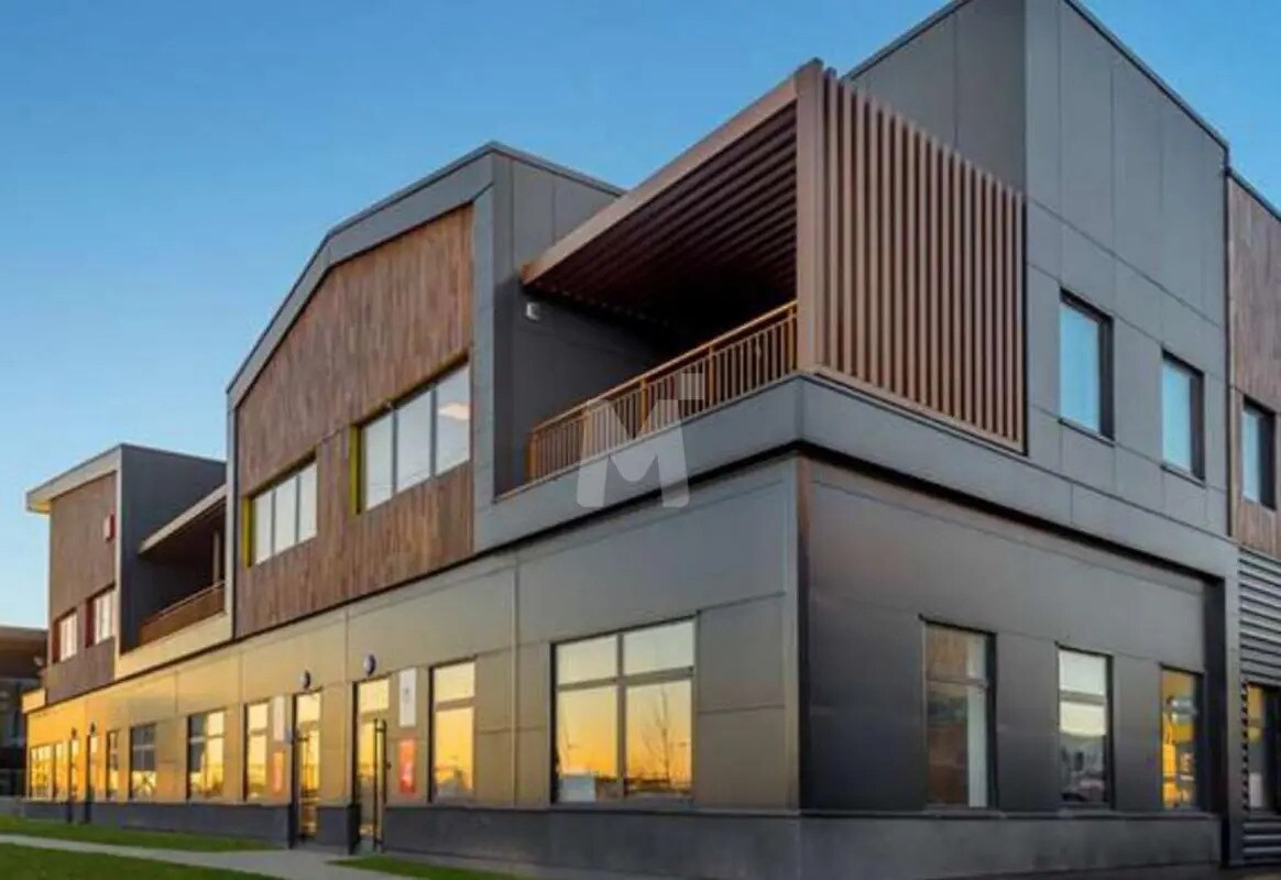 Flex in SAINT-PIERRE-DU-PERRAY for sale Building Photo- Image 1 of 8