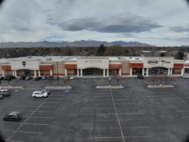 7000 S Redwood Rd, West Jordan, UT à louer - Communauté Matterport - Image 2 de 11