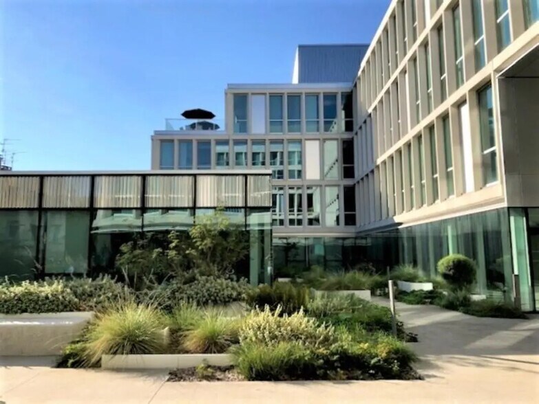 Bureau dans Toulouse à louer - Photo du bâtiment - Image 2 de 9