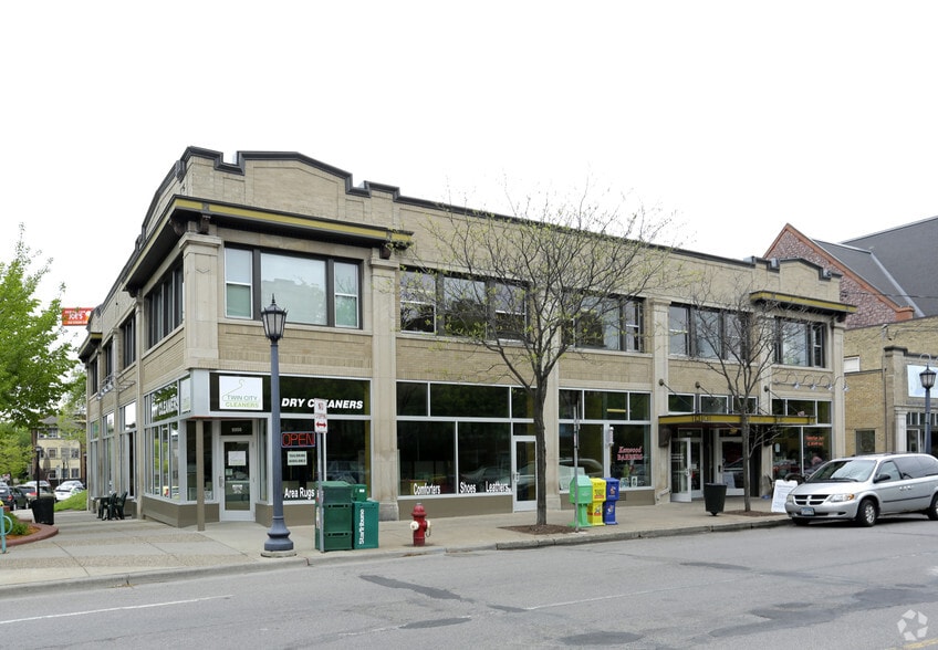 2000-2006 Hennepin Ave, Minneapolis, MN à louer - Photo du bâtiment - Image 3 de 14