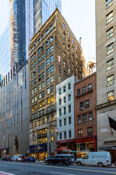 119-128 W 57th St, New York, NY for lease - Building Photo - Image 3 of 12