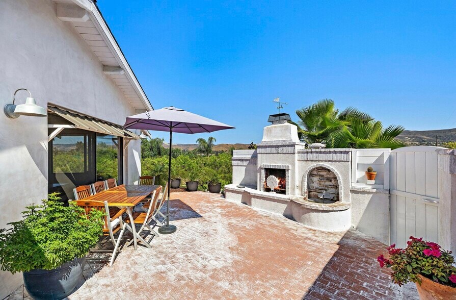 31645 Rancho Viejo Rd, San Juan Capistrano, CA à vendre - Photo du bâtiment - Image 2 de 6