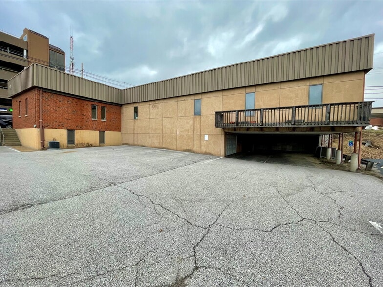 12 W Lincoln St, Belleville, IL for sale - Building Photo - Image 2 of 3