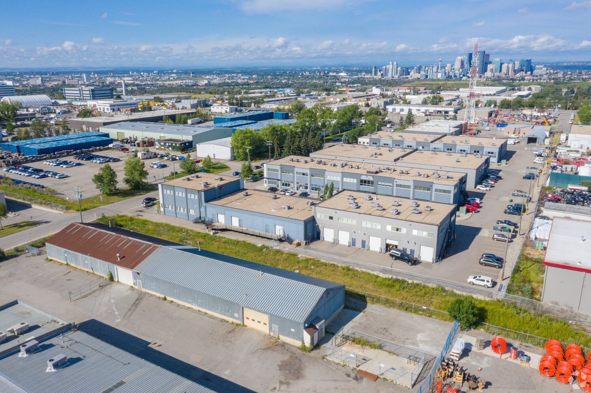 2770 3rd Ave NE, Calgary, AB à vendre Aérien- Image 1 de 1