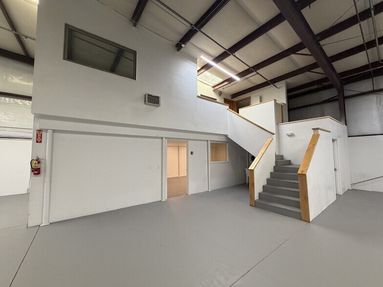 1711 E Jackson St, Phoenix, AZ à louer - Photo du bâtiment - Image 3 de 25