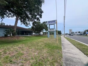 4102 34th St S, Saint Petersburg, FL for lease Interior Photo- Image 1 of 3