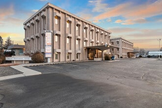 112 N University Rd, Spokane, WA à louer Photo du bâtiment- Image 1 de 18