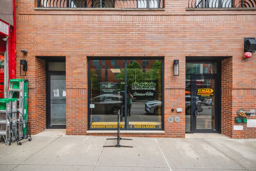 525 Myrtle Ave, Brooklyn, NY à louer - Photo du bâtiment - Image 3 de 4