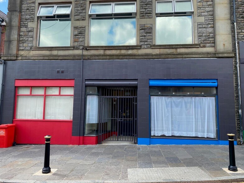 40-42 Hanbury Rd, Bargoed à louer - Photo du bâtiment - Image 3 de 6